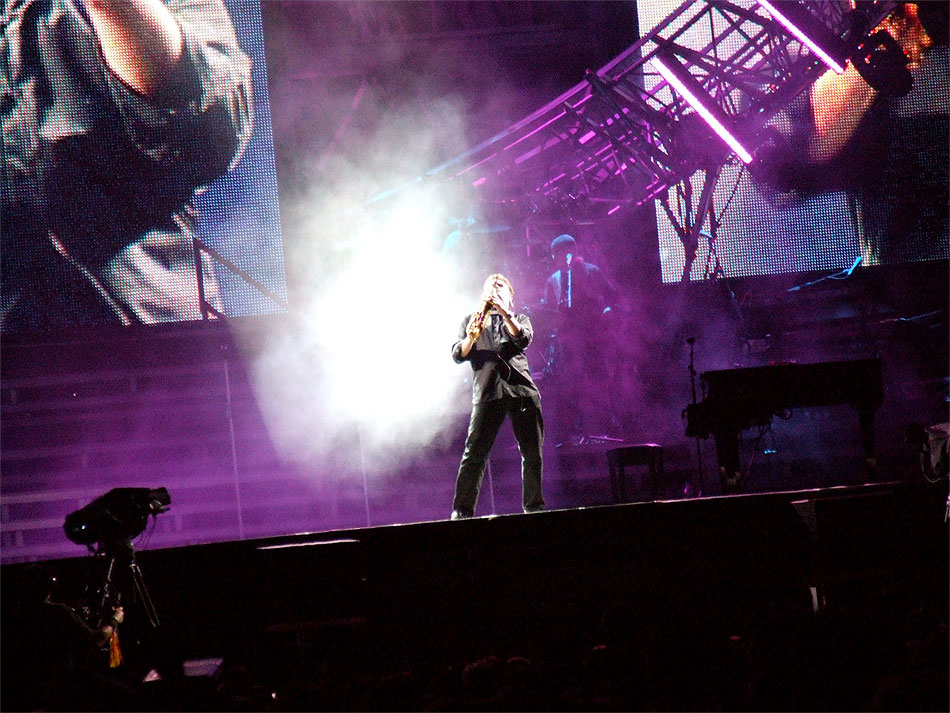 Taka That stadium tour 2006 image 02 on stage