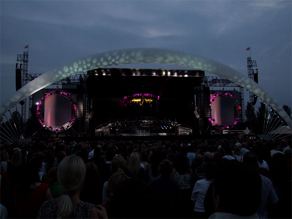 Taka That stadium tour 2006 image 07 on stage