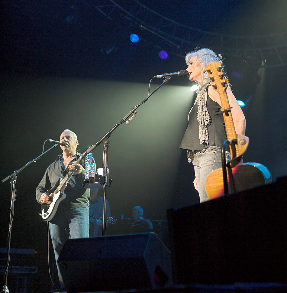 Mark Knopfler & Emmylou Harris image 03 close up shots