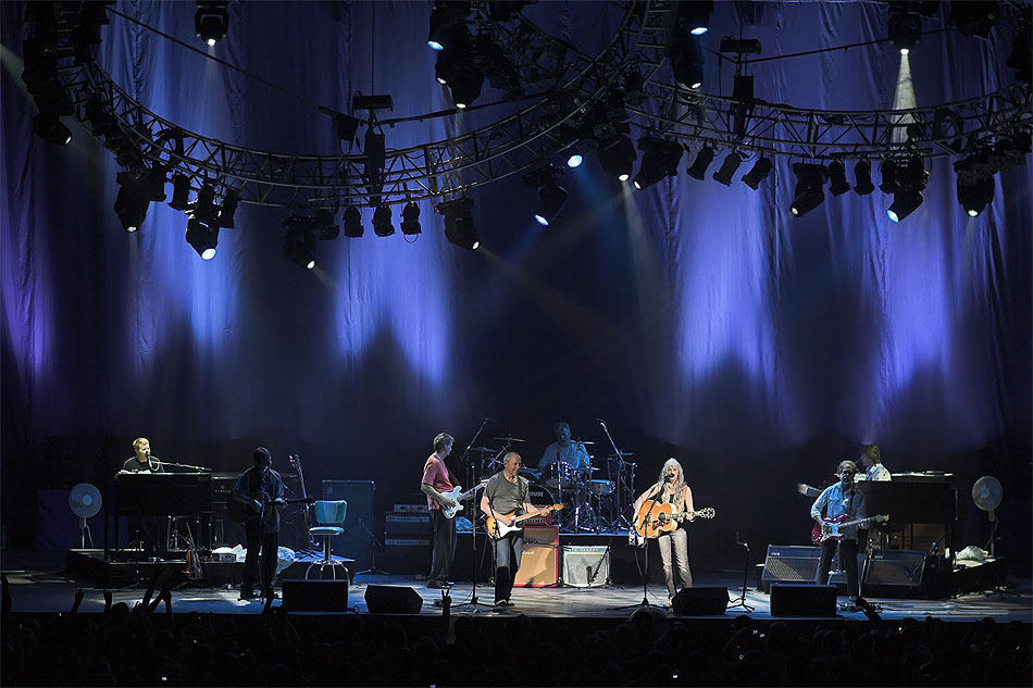 Mark Knopfler & Emmylou Harris image 08 on stage