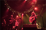 Mark Knopfler & Emmylou Harris on stage