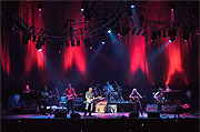 Mark Knopfler & Emmylou Harris distance stage shot