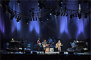 Mark Knopfler & Emmylou Harris distance stage shot